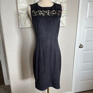 Elie Tahari Lace front suede feel dress ✨Sz 4